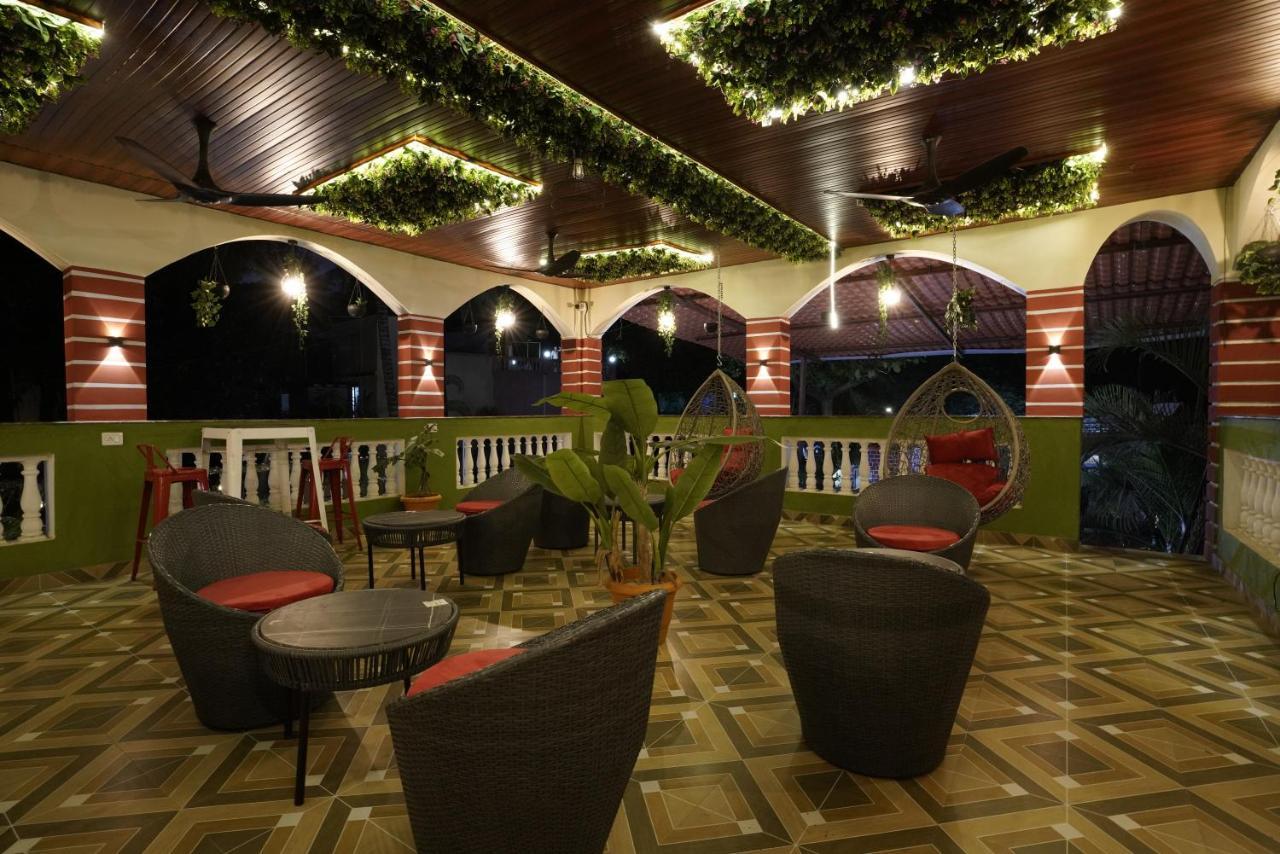 Palm Springs Beach Resort - Gorai Mumbai Exterior photo