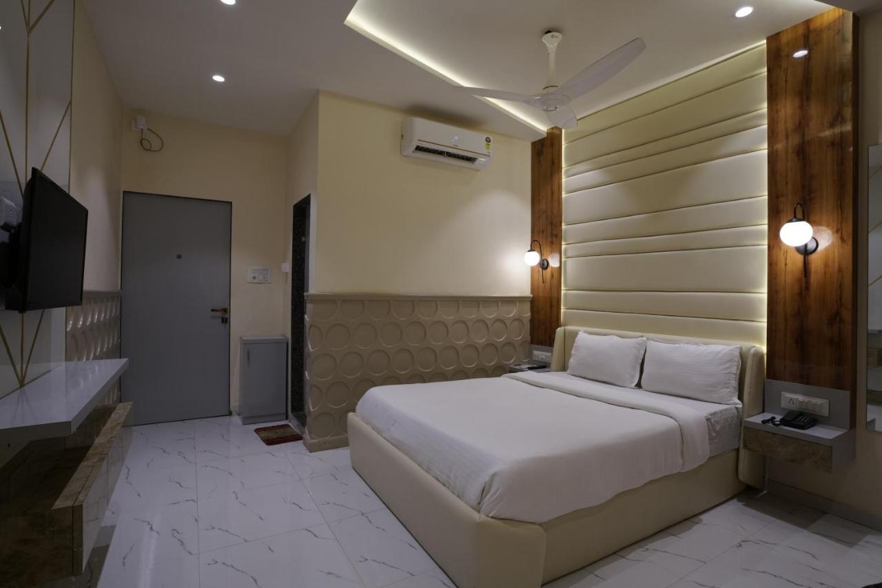 Palm Springs Beach Resort - Gorai Mumbai Exterior photo